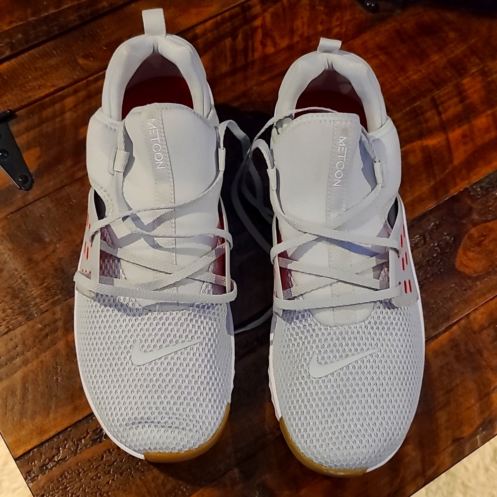 Men's 13 Nike Sneaker Authentic New THE HOLIDAYS ARE HERE!